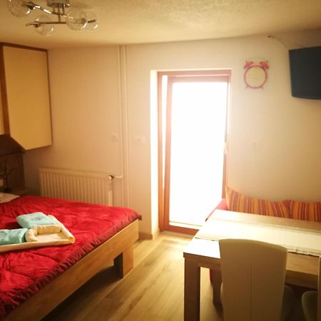 Ekoturizem Vizencar Hotell Cerklje na Gorenjskem Exteriör bild